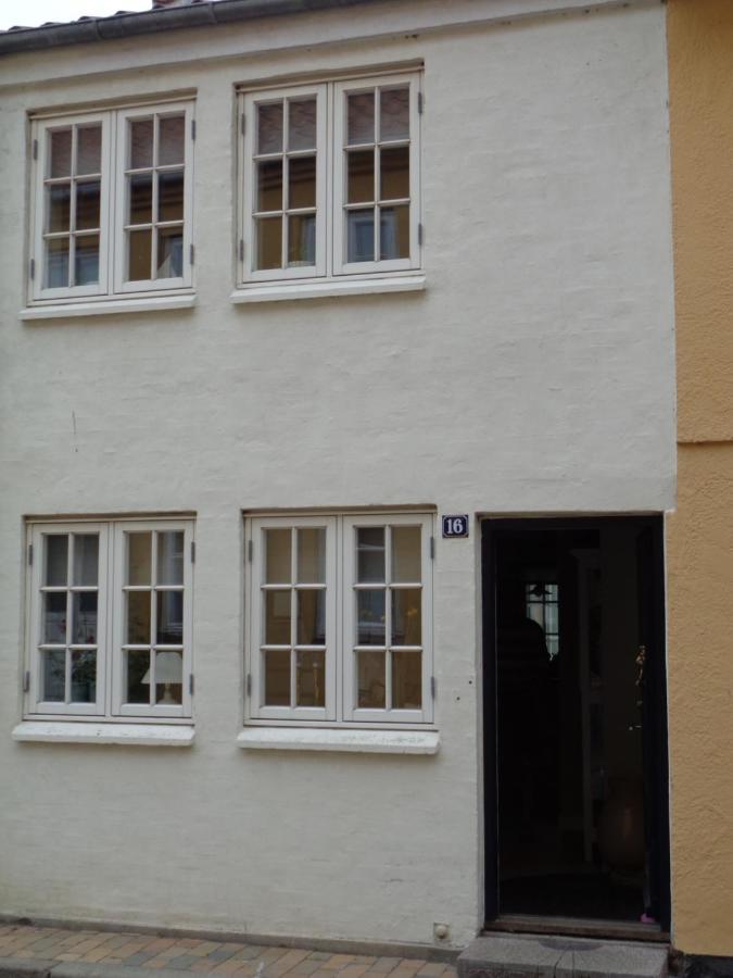 Dejligt Lille Byhus Фоборг Экстерьер фото