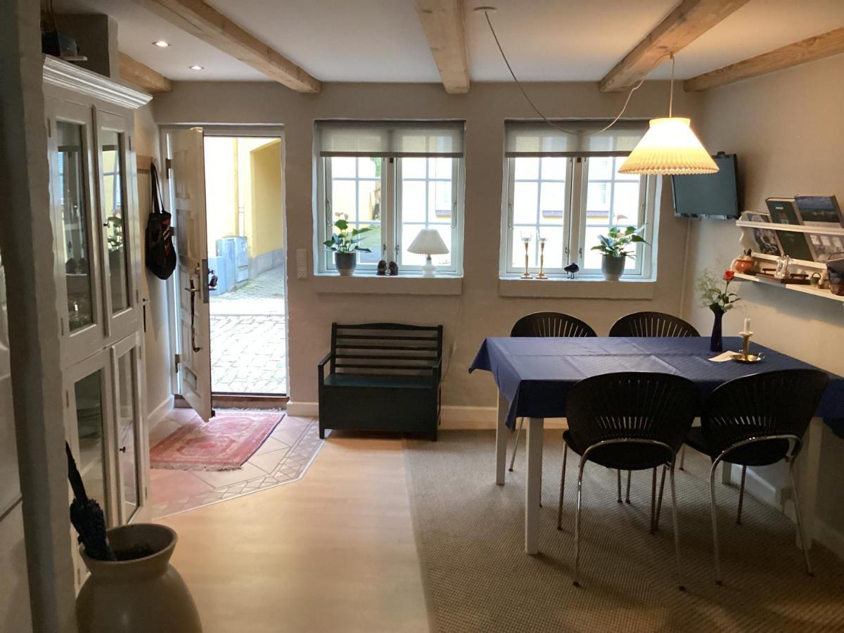 Dejligt Lille Byhus Фоборг Экстерьер фото